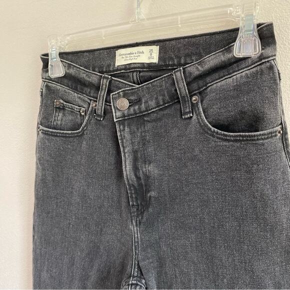 Abercrombie & Fitch The 90s Slim Straight Ultra High Rise Jeans Black Sz 25 - Picture 6 of 6